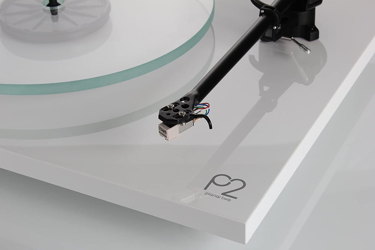 REGA Planar 2 BIANCO Giradischi con piatto in vetro, braccio RB220 e testina Carbon motore 24V - TechSoundSystem.com