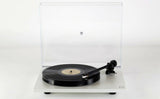 REGA Planar 1 BIANCO SATINATO Giradischi con braccio RB110 e testina Carbon motore 24V - TechSoundSystem.com